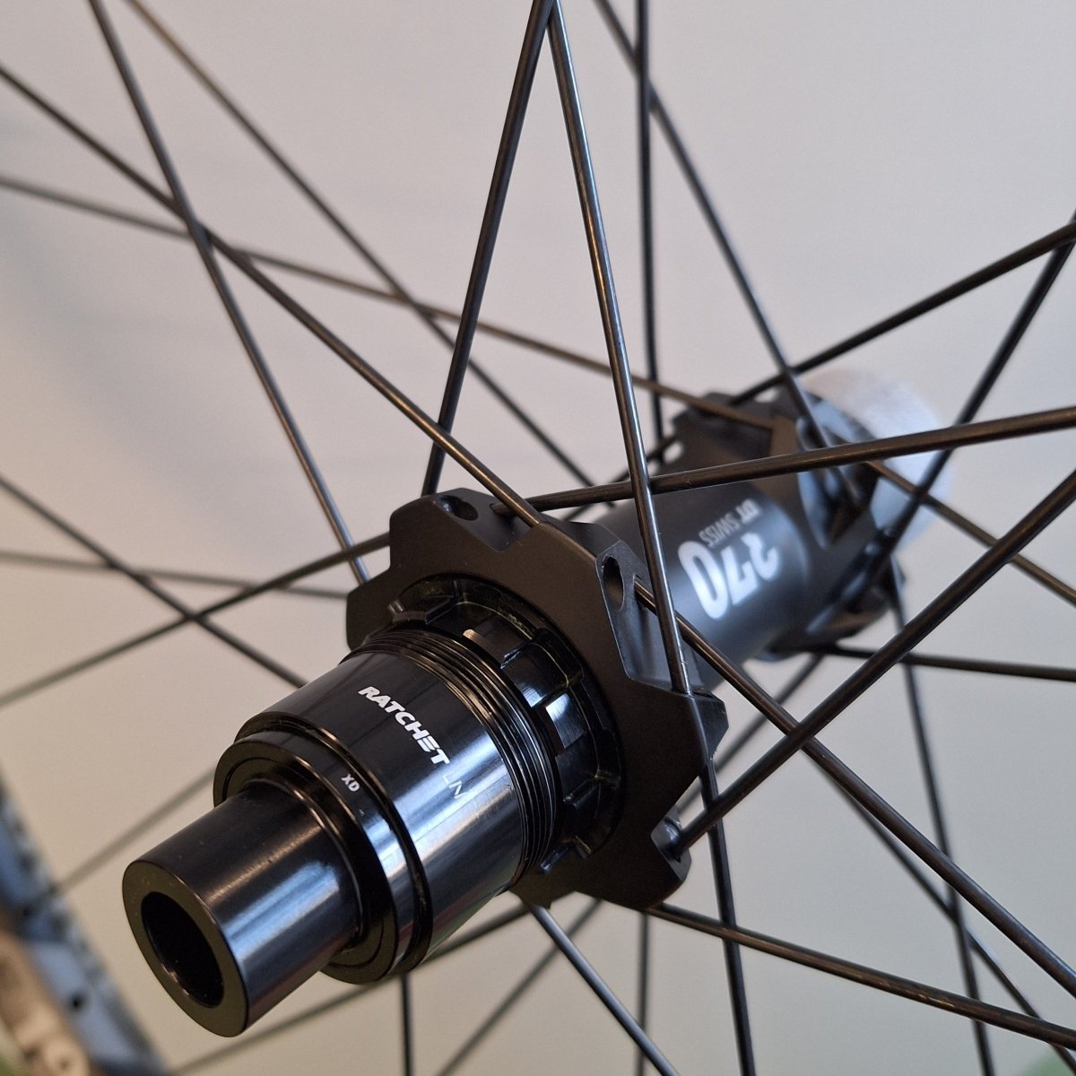 DT Swiss E 1900 SPLINE 27.5" Hinterrad Boost SRAM XD Centerlock - RAAAD.de