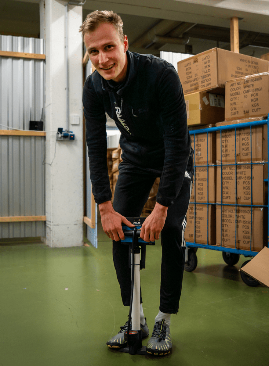 XLC Standpumpe | Dualkopf | Manometer | kompatibel mit Auto - , Sclaverand - & Dunlopventil | weiß - RAAAD.de