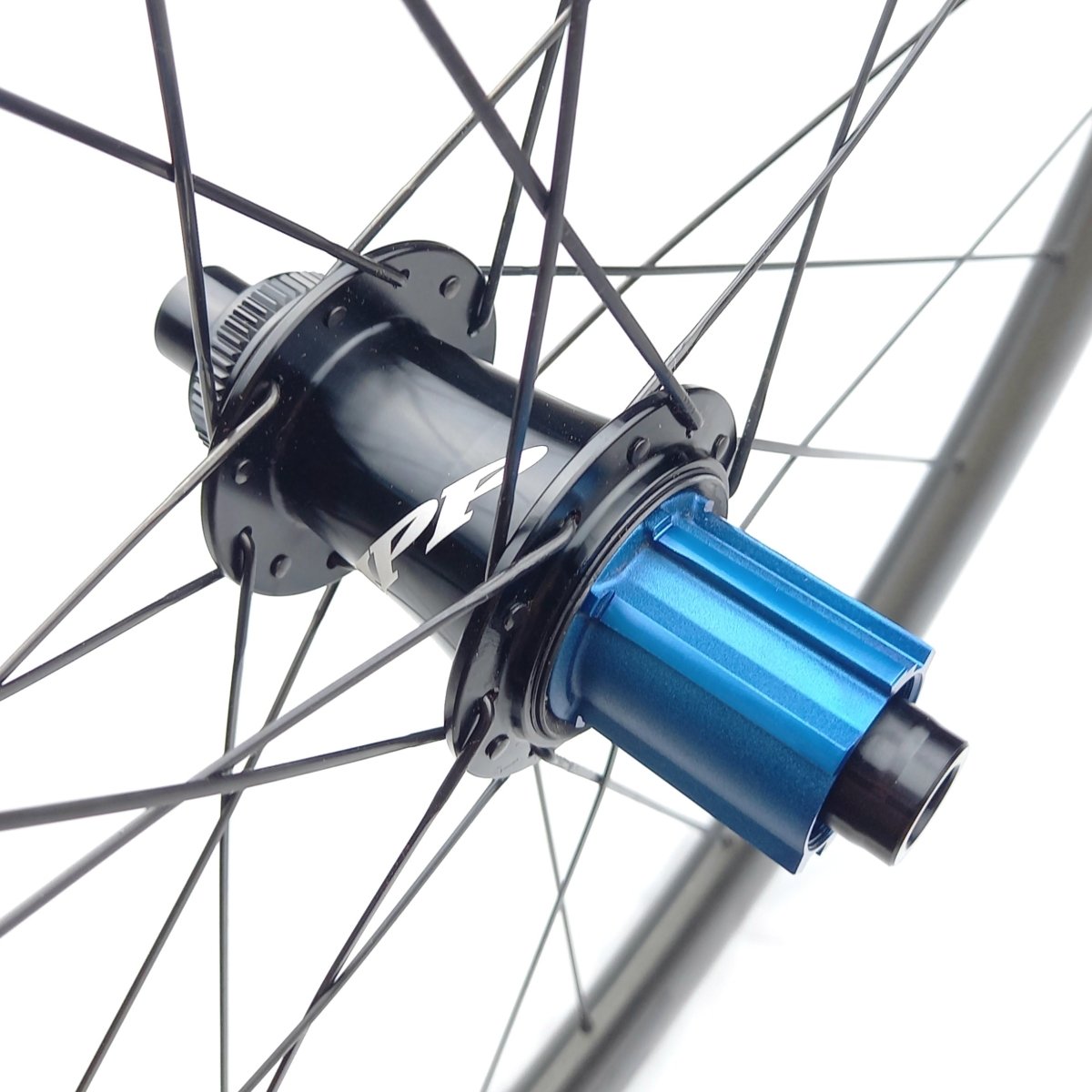 ZIPP Hinterrad Carbon 302 Disc Clincher - RAAAD.de