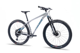Niner AIR 9 Hardtail MTB 29" | SRAM 12-fach | Fox Float 32 | silber/blau | Modell 2023
