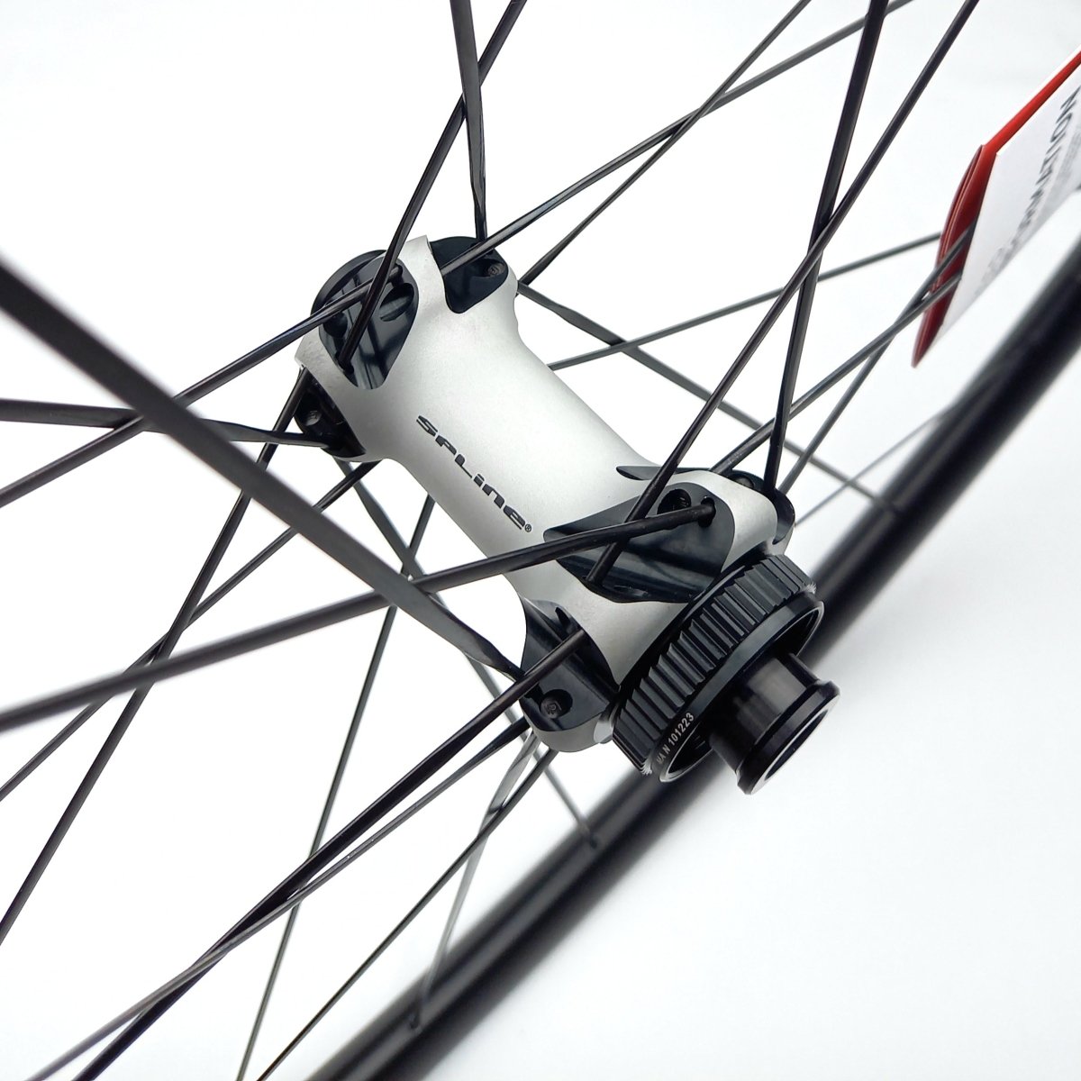 DT Swiss Vorderrad GR 1600 SPLINE 27,5 Zoll 650B 12x100 mm Gravel Disc - RAAAD.de